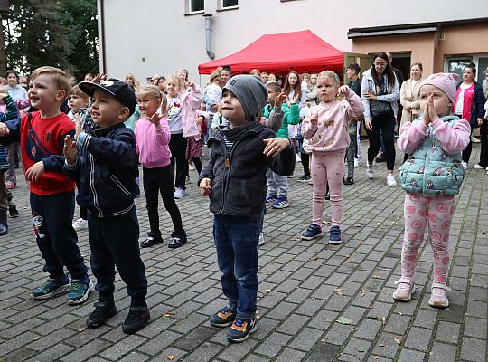 Rodzinno - sportowy piknik w Przedszkolu nr 10 67185