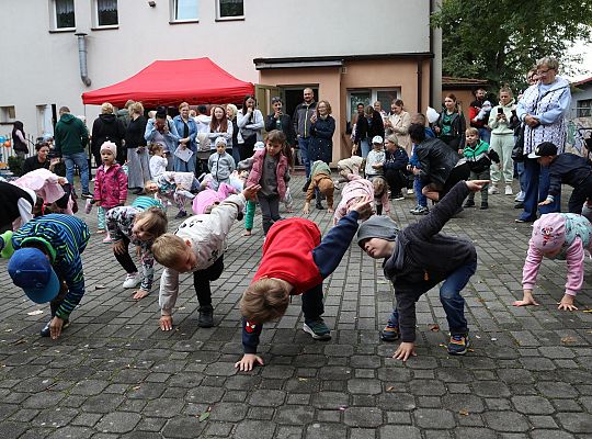 Rodzinno - sportowy piknik w Przedszkolu nr 10 67188