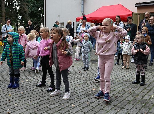 Rodzinno - sportowy piknik w Przedszkolu nr 10 67189