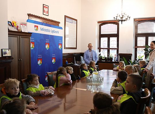 Przedszkolaki z wizytą w urzędzie 67793