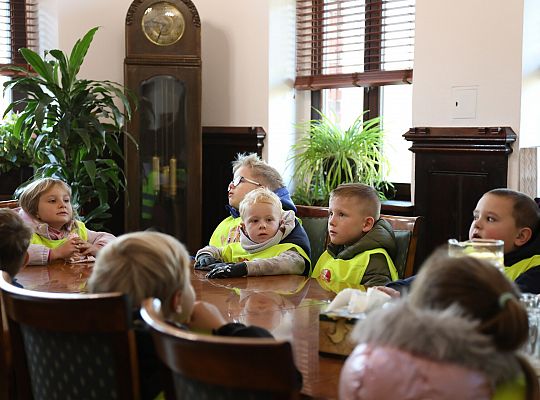 Przedszkolaki z wizytą w urzędzie 67796