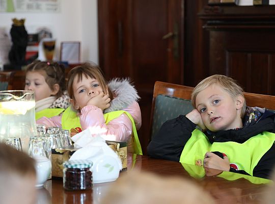 Przedszkolaki z wizytą w urzędzie 67797