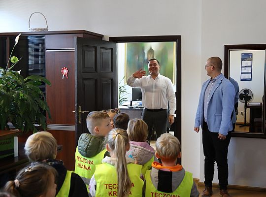 Przedszkolaki z wizytą w urzędzie 67801