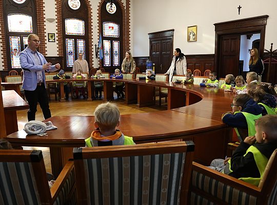 Przedszkolaki z wizytą w urzędzie 67803