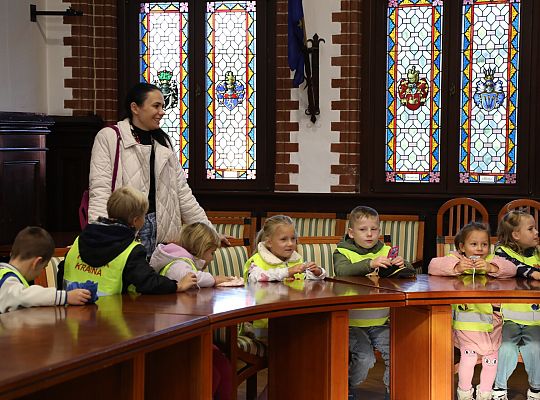 Przedszkolaki z wizytą w urzędzie 67806