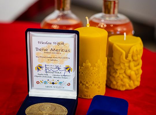 Świętowali 80-lecie pszczelarstwa na Ziemi 68080