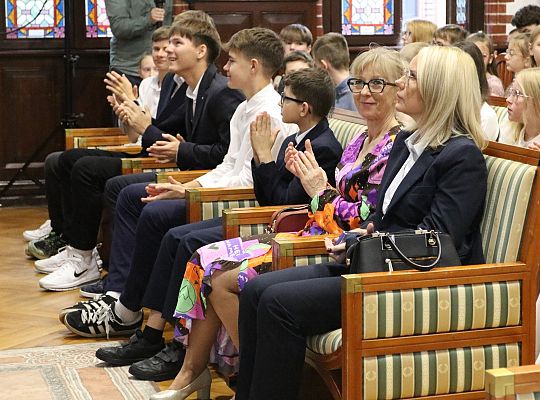 Nagrody dla nauczycieli i dyrektorów z okazji Dnia 68132