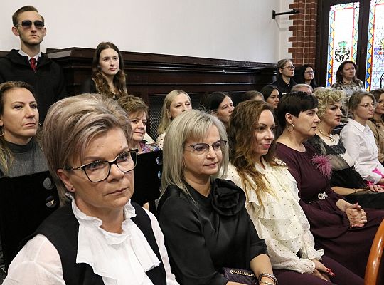 Nagrody dla nauczycieli i dyrektorów z okazji Dnia 68089