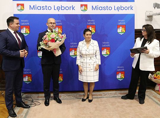 Nagrody dla nauczycieli i dyrektorów z okazji Dnia 68098