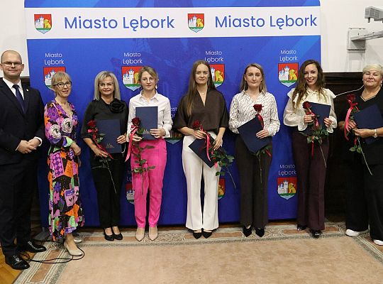 Nagrody dla nauczycieli i dyrektorów z okazji Dnia 68111