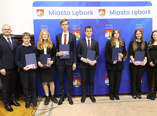 Nagrody i wyróżnienia dla uczniów i absolwentów 68134