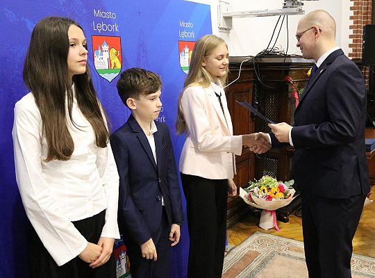 Nagrody i wyróżnienia dla uczniów i absolwentów 68143