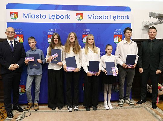 Nagrody i wyróżnienia dla uczniów i absolwentów 68152