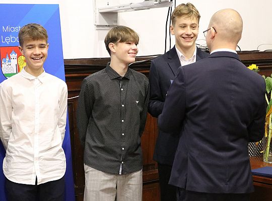 Nagrody i wyróżnienia dla uczniów i absolwentów 68153