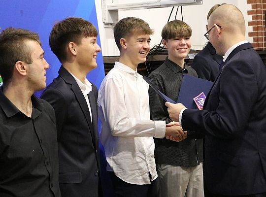 Nagrody i wyróżnienia dla uczniów i absolwentów 68154