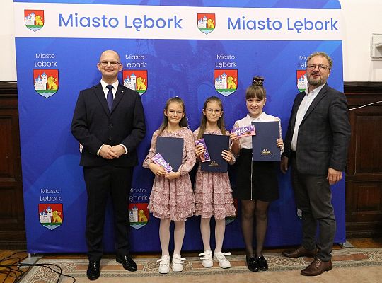 Nagrody i wyróżnienia dla uczniów i absolwentów 68159