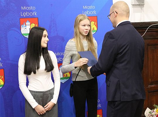 Nagrody i wyróżnienia dla uczniów i absolwentów 68162