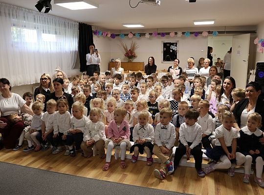 Z uśmiechem i wzruszeniem - Dzień Edukacji 68220