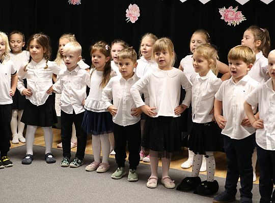 Z uśmiechem i wzruszeniem - Dzień Edukacji 68223