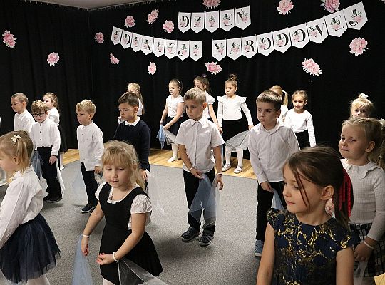 Z uśmiechem i wzruszeniem - Dzień Edukacji 68226