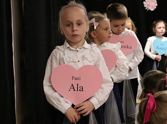 Z uśmiechem i wzruszeniem - Dzień Edukacji 68229