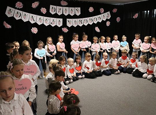 Z uśmiechem i wzruszeniem - Dzień Edukacji 68233