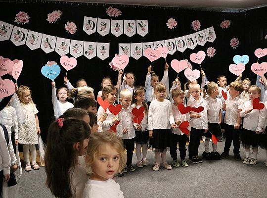 Z uśmiechem i wzruszeniem - Dzień Edukacji 68234