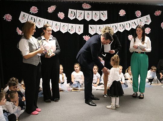 Z uśmiechem i wzruszeniem - Dzień Edukacji 68240