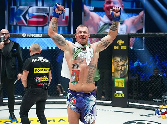 Mateusz Pawlik wygrywa w Czechach i promuje 68454