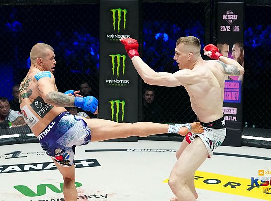 Mateusz Pawlik wygrywa w Czechach i promuje 68450