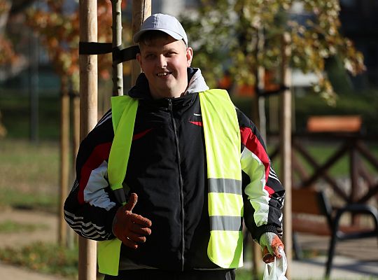 Dbają o porządek na skwerach i w parkach 68516