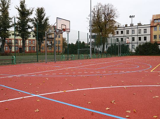 Nowa nawierzchnia i skocznia w dal na „Orliku” na 68570
