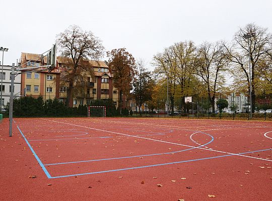 Nowa nawierzchnia i skocznia w dal na „Orliku” na 68572