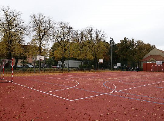 Nowa nawierzchnia i skocznia w dal na „Orliku” na 68573