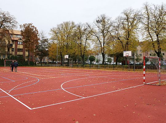 Nowa nawierzchnia i skocznia w dal na „Orliku” na 68575