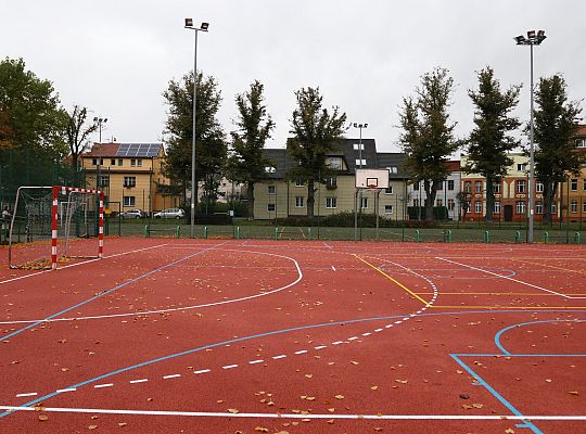 Nowa nawierzchnia i skocznia w dal na „Orliku” na 68579