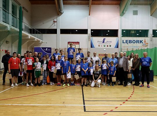 „Równe szanse przy stole” – młodzi tenisiści 68658