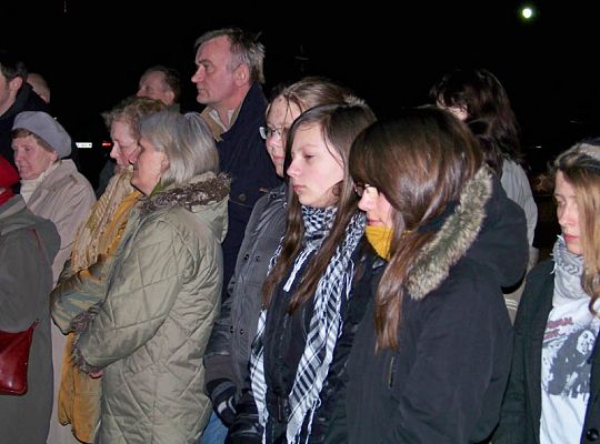 Miejsce uczczenia Ofiar katastrofy - codziennie o 2127