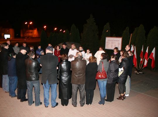 Miejsce uczczenia Ofiar katastrofy - codziennie o 2120