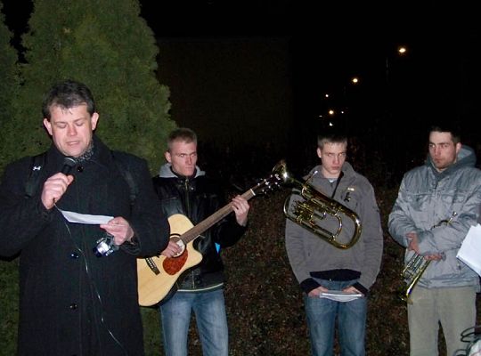 Miejsce uczczenia Ofiar katastrofy - codziennie o 2128