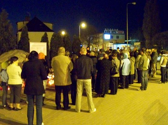 Miejsce uczczenia Ofiar katastrofy - codziennie o 2121