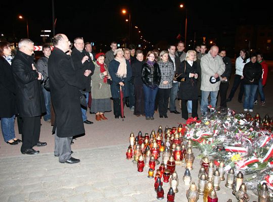 Miejsce uczczenia Ofiar katastrofy - codziennie o 2123