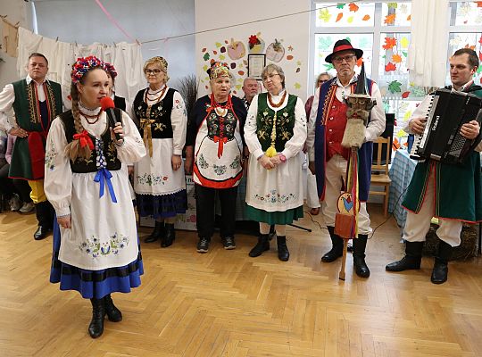 Bal Seniora w rytmie wiejskiej potańcówki 69180