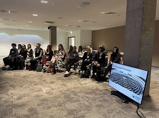 Lęborska młodzież z wizytą w Parlamencie 69345