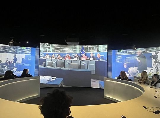 Lęborska młodzież z wizytą w Parlamencie 69346