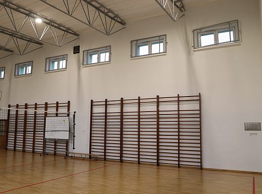 Sala gimnastyczna w SP 8 po modernizacji – lepsze 69357