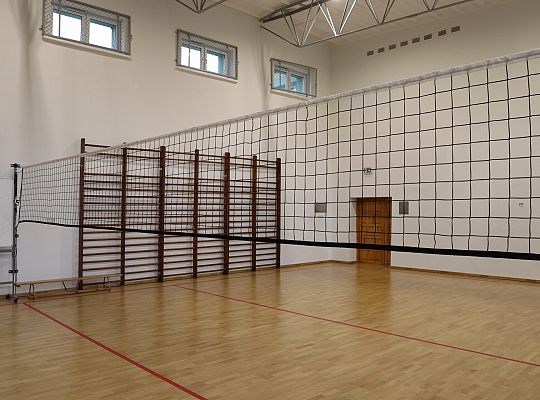 Sala gimnastyczna w SP 8 po modernizacji – lepsze 69359