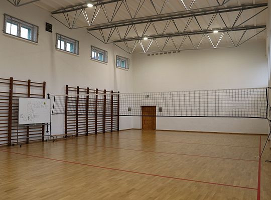 Sala gimnastyczna w SP 8 po modernizacji – lepsze 69361