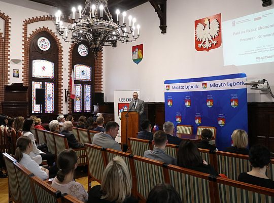 W Lęborku samorządowcy podpisali Pakt na Rzecz 69634