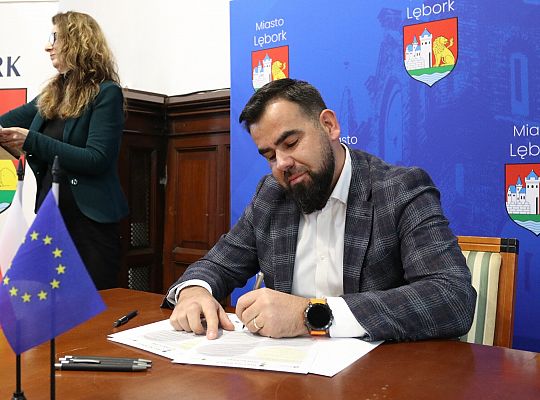 W Lęborku samorządowcy podpisali Pakt na Rzecz 69636